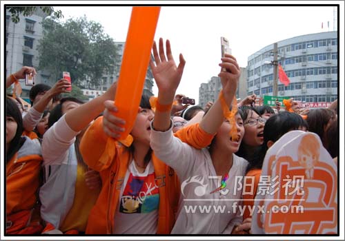湖南卫视顺“欢乐向前冲”魏晨路演。（见面会摄像）(图7)