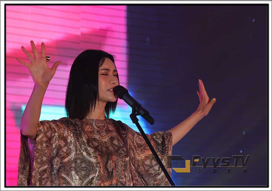 高清摄影摄像记录万达SOHO公馆携手尚雯婕共同见证奢装样板间全球公开！(图4)