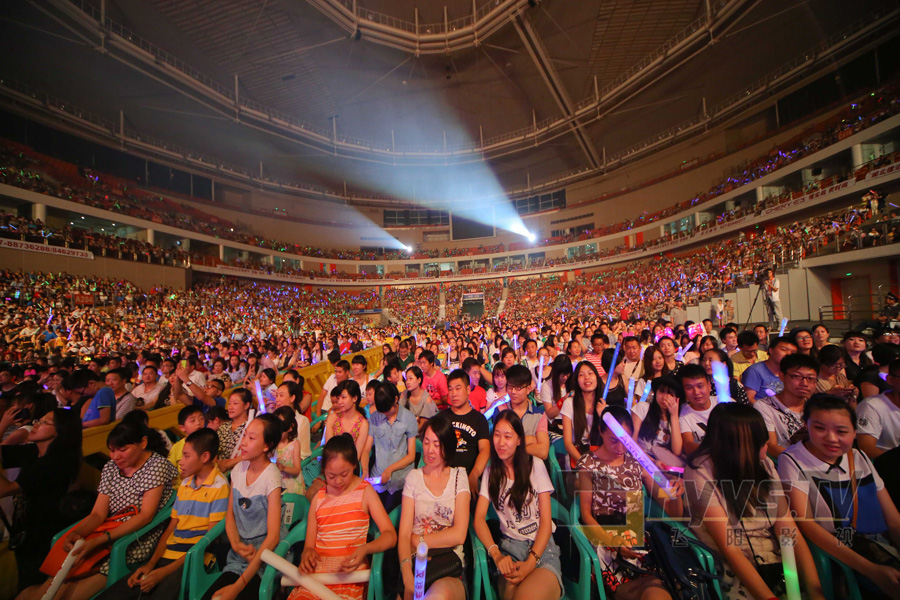 武汉演唱会摄像 2014奇瑞车主全国巡回演唱会RUNDOWN(图5) 武汉演唱会摄像 2014奇瑞车主全国巡回演唱会RUNDOWN(图5)