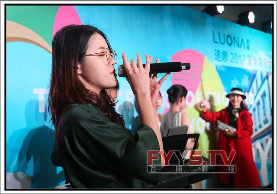 珞娜2018夏季高级女装发布会—武汉发布会拍摄(图4) 珞娜2018夏季高级女装发布会—武汉发布会拍摄(图4)