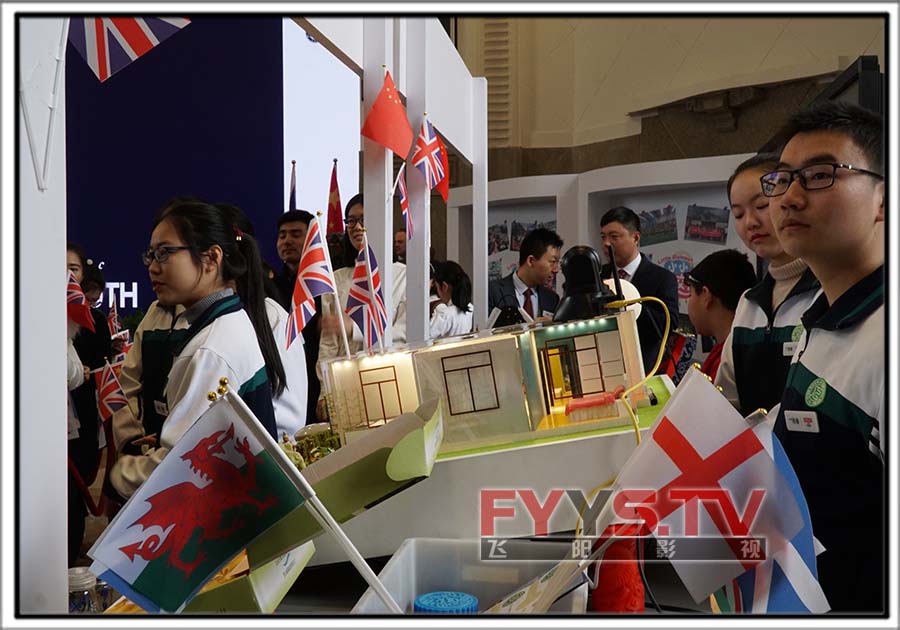 英国首相特雷莎·梅访问武汉大学,出席“灵动青春盛典”(图4) 英国首相特雷莎·梅访问武汉大学,出席“灵动青春盛典”(图4)