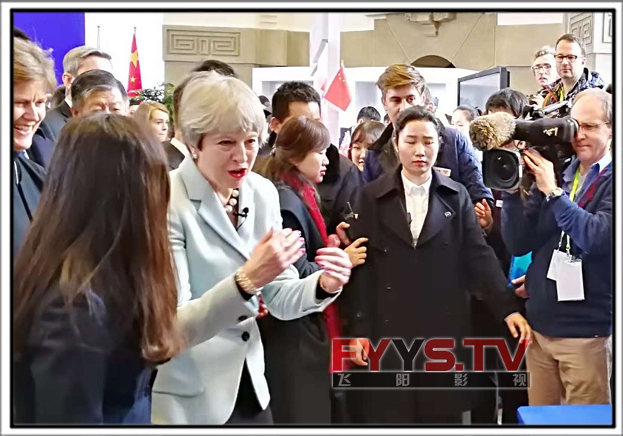 英国首相特雷莎·梅访问武汉大学,出席“灵动青春盛典”(图8) 英国首相特雷莎·梅访问武汉大学,出席“灵动青春盛典”(图8)