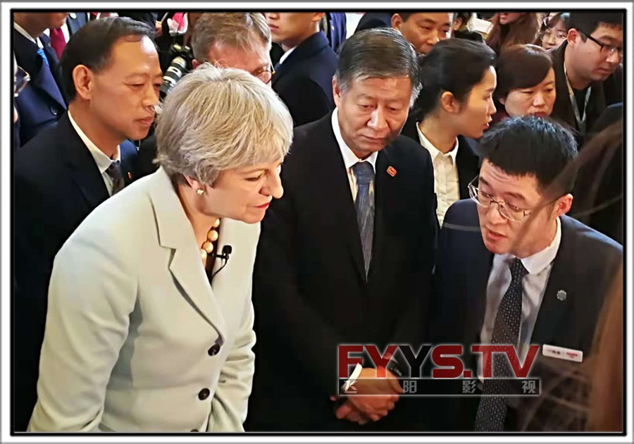 英国首相特雷莎·梅访问武汉大学,出席“灵动青春盛典”(图7) 英国首相特雷莎·梅访问武汉大学,出席“灵动青春盛典”(图7)