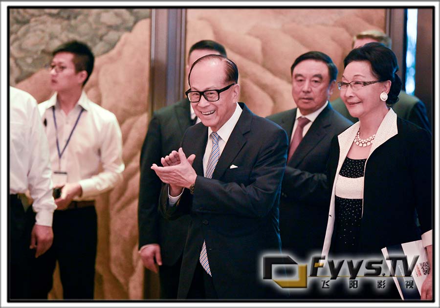 武汉大型合影照 华人首富李嘉诚及省领导参加长江商会论坛(图3) 武汉大型合影照 华人首富李嘉诚及省领导参加长江商会论坛(图3)